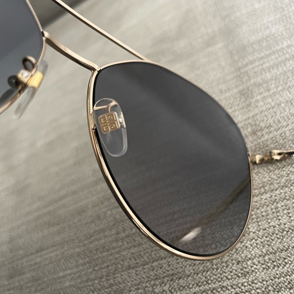 NWOT GIVENCHY oval oversized aviators - Picture 6 of 10